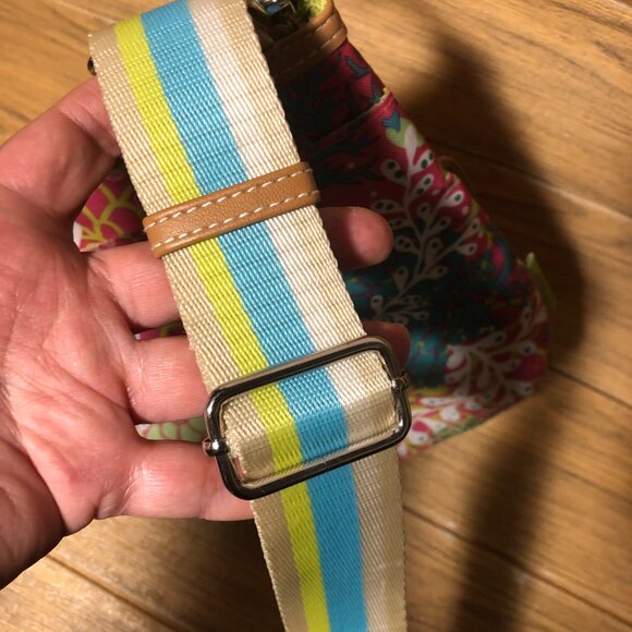 Lily Bloom cross body colorful spring-color flowery prints - Picture 14 of 15